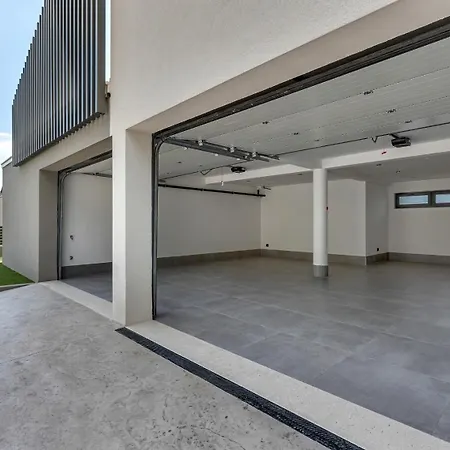 Villa Luxury Reina, Pool, Sauna, Whirlpool Veliko Brdo (Makarska)