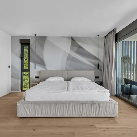 Luxury Reina, Pool, Sauna, Whirlpool Villa *